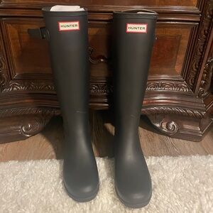 Hunter Tall Rain Boots in Black with Red Logo